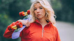 M&eacute;lodie Fontaine au Th&eacute;&acirc;tre &agrave; l'Ouest : Bazar ma&icirc;tris&eacute;