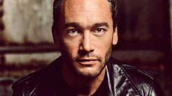 Jean-Baptiste Gu&eacute;gan &agrave; Lyon : la voix qui prolonge l&rsquo;h&eacute;ritage de Johnny