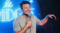 Kev Adams r&eacute;unit ses potes au Th&eacute;&acirc;tre &agrave; l'Ouest pour un show stand-up sans r&egrave;gles