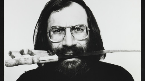 Avec Encore lui ! , le MAC dresse un portrait agit&eacute; de Jean-Claude Guillaumon