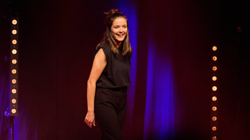 Angie Degrolard &agrave; Lyon : bafouille avec panache