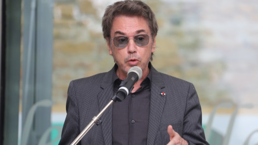 Jean-Michel Jarre pr&eacute;pare un livre &eacute;v&eacute;nement sur l&rsquo;histoire de la musique &eacute;lectronique