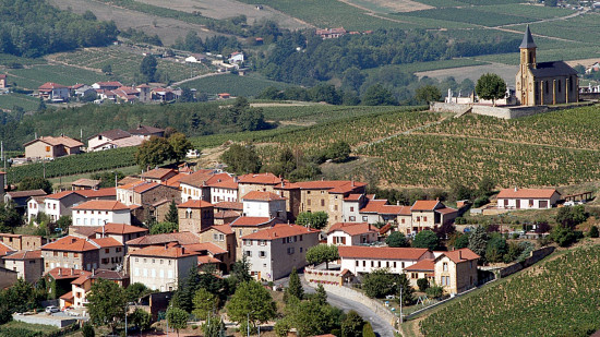 Le Beaujolais vu par Bernard Pivot gr&acirc;ce &agrave; un nouveau parcours immersif