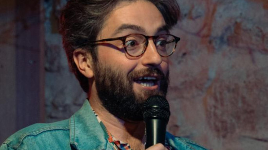 Rafales de blagues à l'Espace Gerson avec Étienne Bianco
Rafales de blagues à l'Espace Gerson avec Étienne Bianco