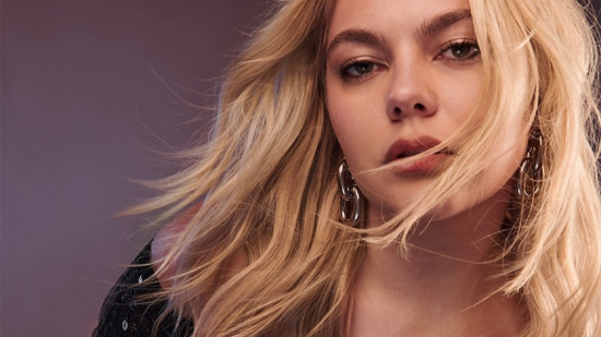Louane à la Halle Tony-Garnier : un renouveau assumé avec Solo Louane à la Halle Tony-Garnier : un renouveau assumé avec Solo