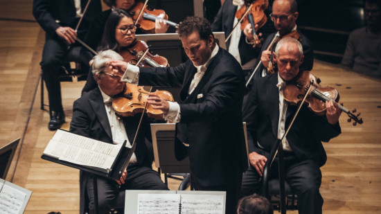 Lyon : Nikolaj Szeps-Znaider prolong&eacute; &agrave; la t&ecirc;te de l&rsquo;Orchestre national jusqu&rsquo;en 2029
