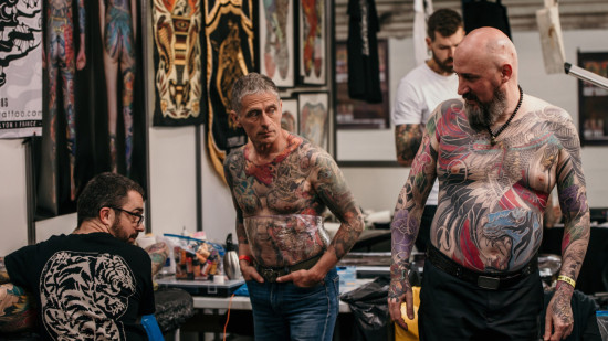 Lyon : 350 tatoueurs venus de 35 pays attendus &agrave; la Halle Tony Garnier pour The Ink Factory