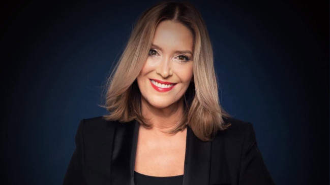 À Décines, Sandrine Alexi imite Céline Dion, Carla Bruni et Léa Salamé dans son nouveau spectacle À Décines, Sandrine Alexi imite Céline Dion, Carla Bruni et Léa Salamé dans son nouveau spectacle
